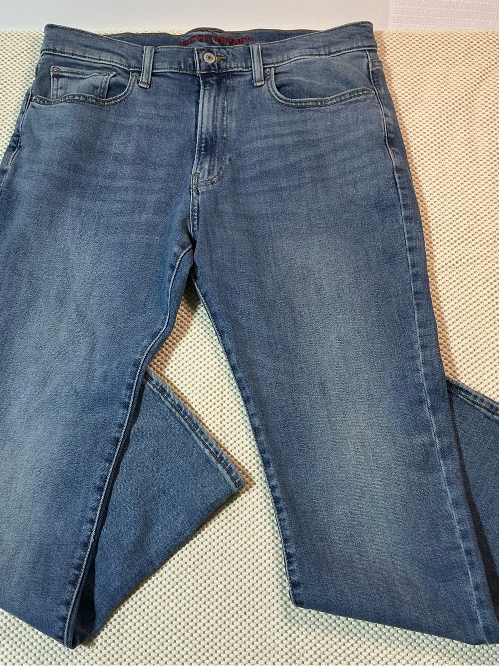Lucky Brand Athletic Straight Jeans Men’s 33x30 Medium Wash Stretch Denim
